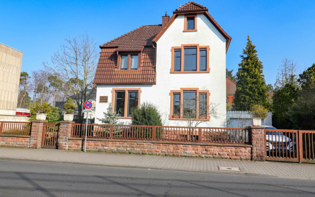 Frei­ste­hen­des Ein­fa­mi­li­en­haus mit Gar­ten in Mainz