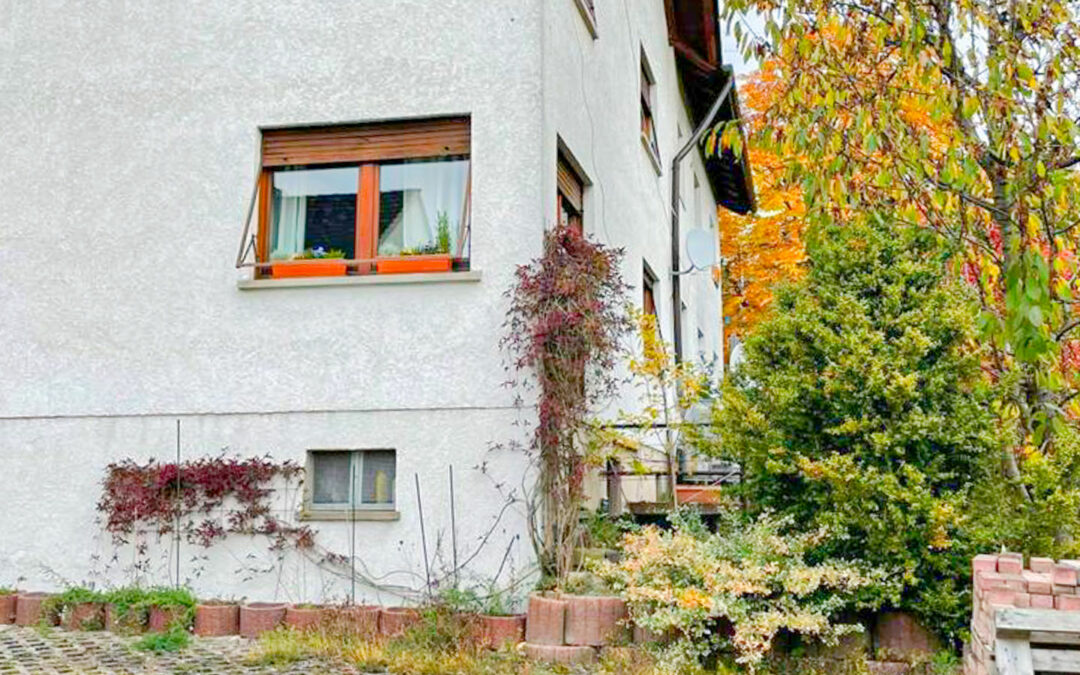 Reno­vie­rungs-bedürf­ti­ges Ein­fa­mi­li­en­haus in Raunheim